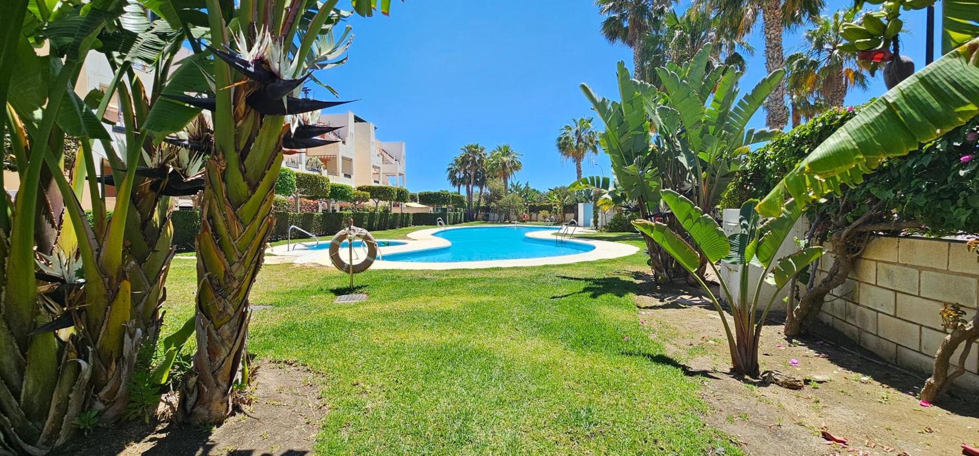Apartamentos Paraiso Vera Playa: Beachfront with Private Pool and Garden Exterior photo